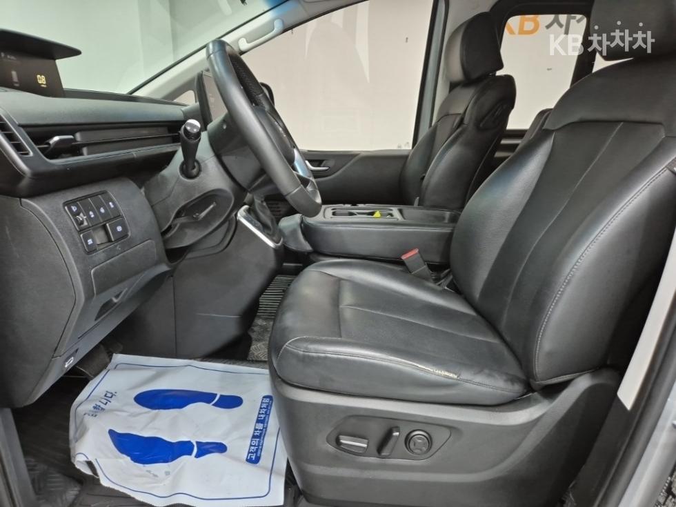 Hyundai Staria, 2022, фотография 11