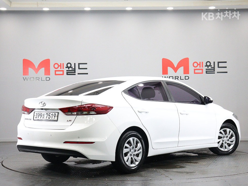 Hyundai Avante — miniaturë 3