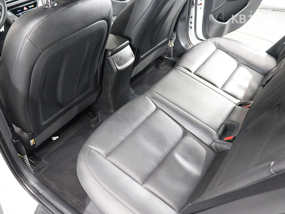 Hyundai Avante — miniaturë 17