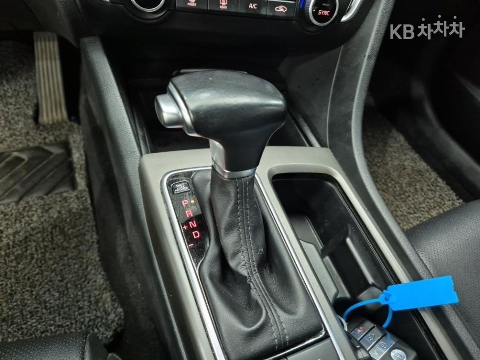 Kia K5 — miniaturë 7
