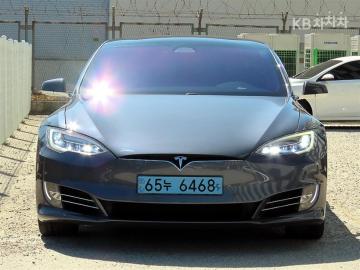 Tesla Model S 90d — foto 1