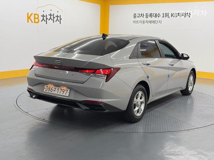 Hyundai Elantra — miniaturë 4