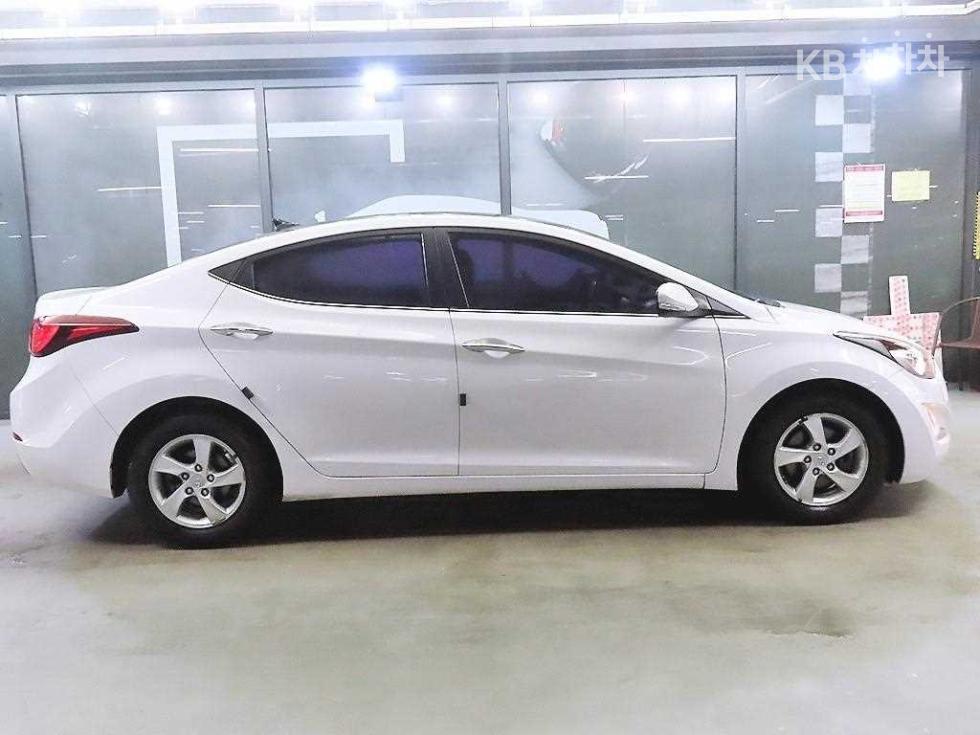 Hyundai Avante — miniaturë 3