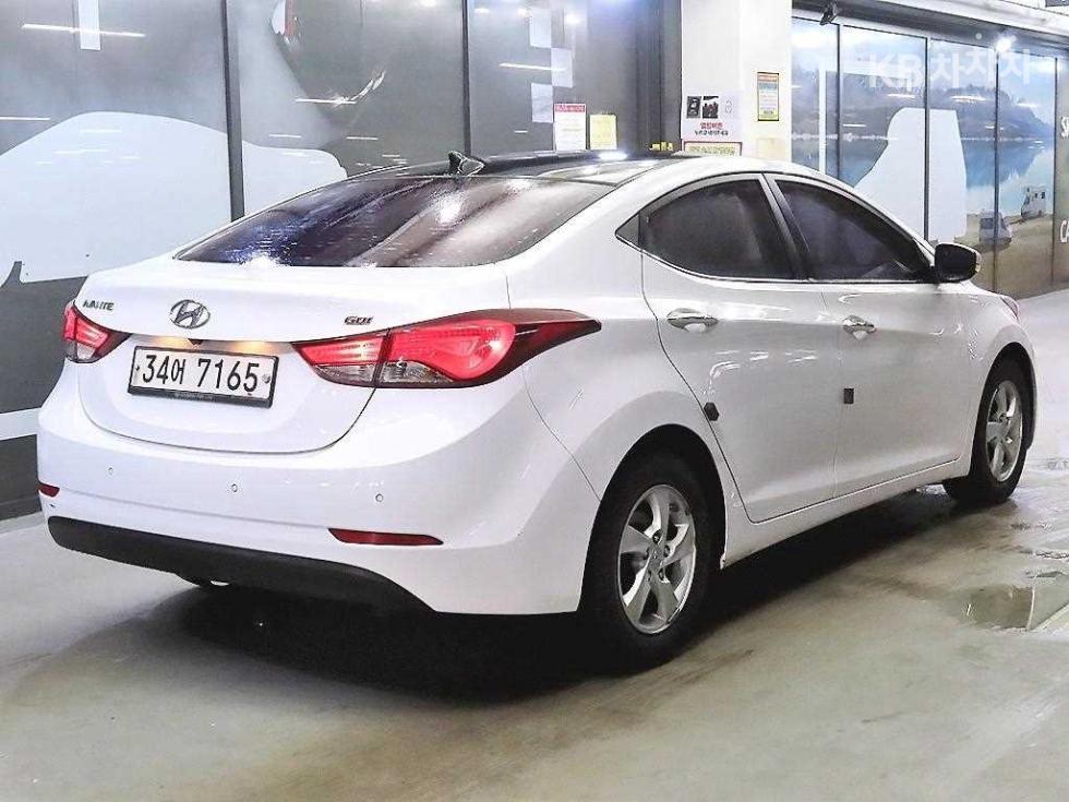 Hyundai Avante — miniaturë 4