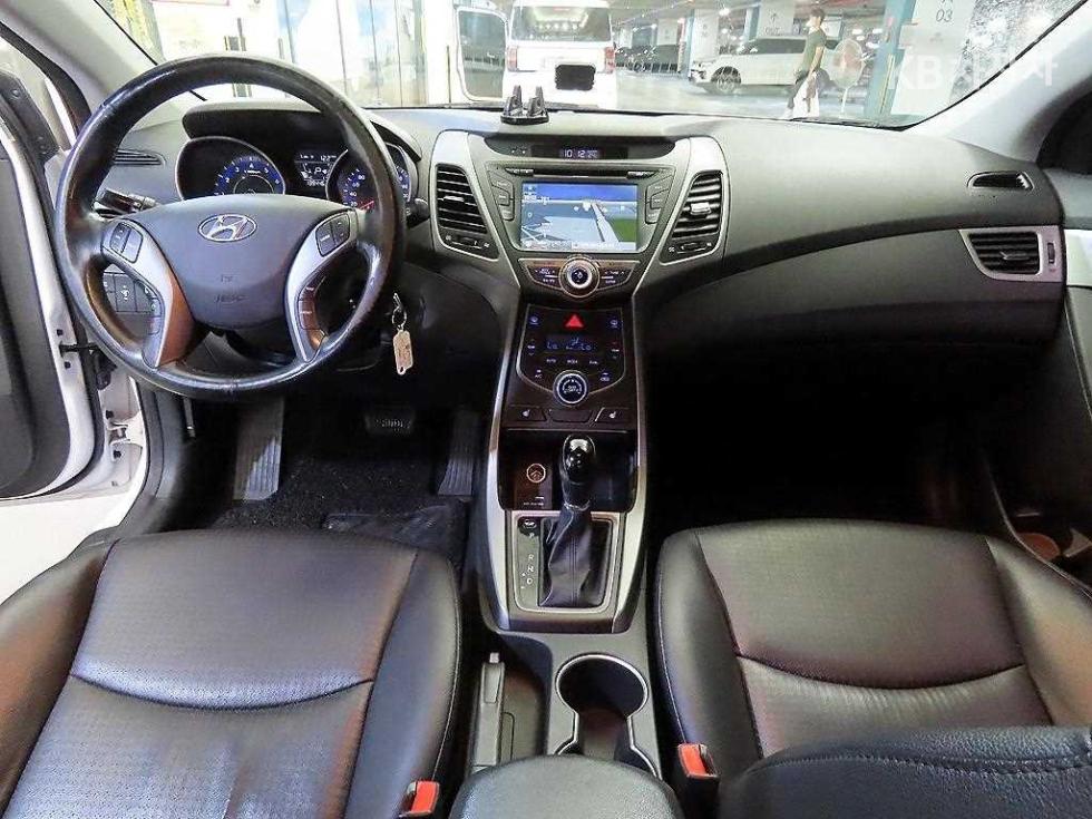 Hyundai Avante — miniaturë 10