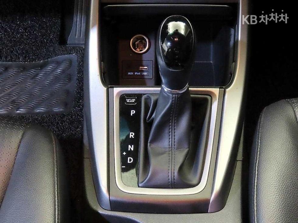 Hyundai Avante — miniaturë 12