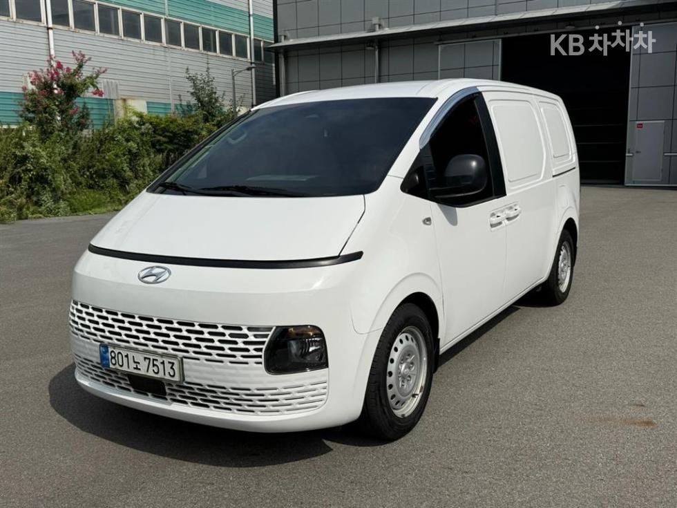 Hyundai Staria