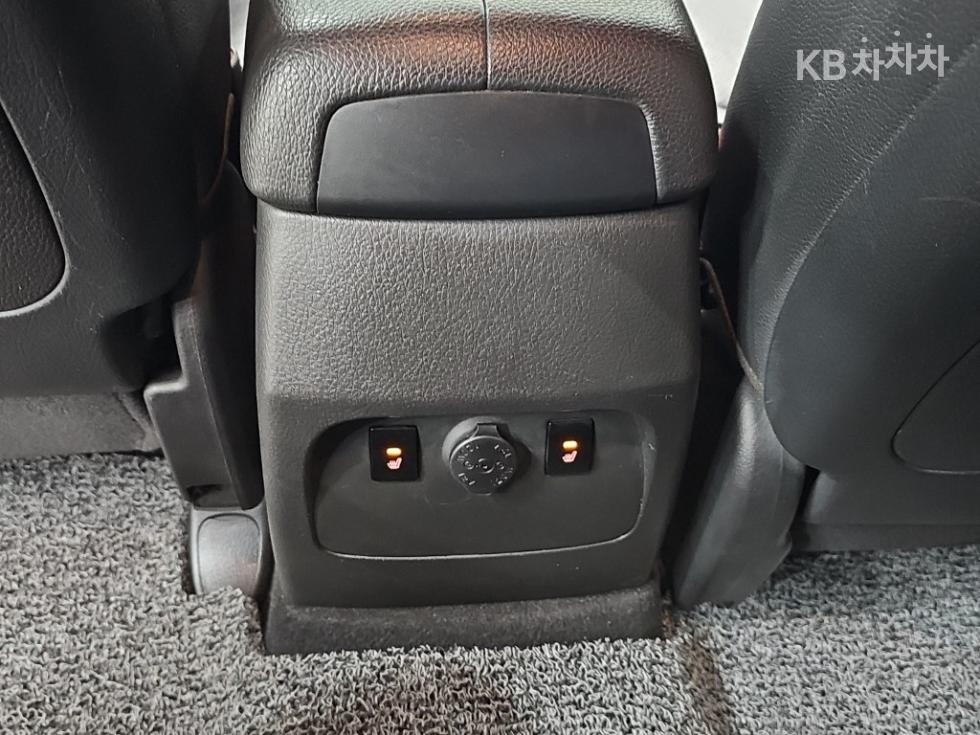 Kia Sorento — miniaturë 13