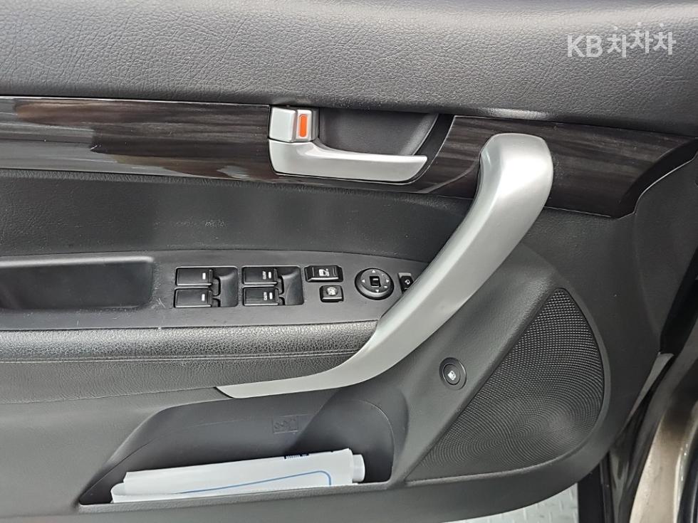 Kia Sorento — miniaturë 15