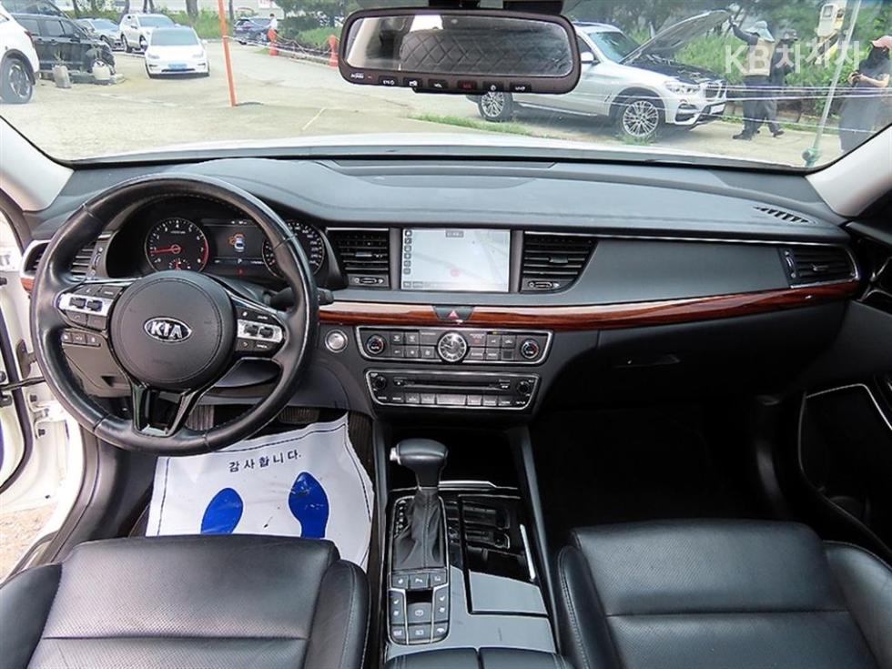 Kia K7 — miniaturë 7