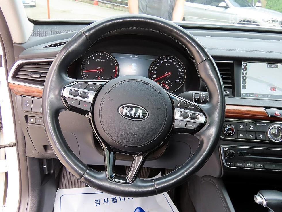 Kia K7 — miniaturë 8