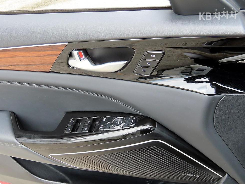 Kia K7 — miniaturë 11