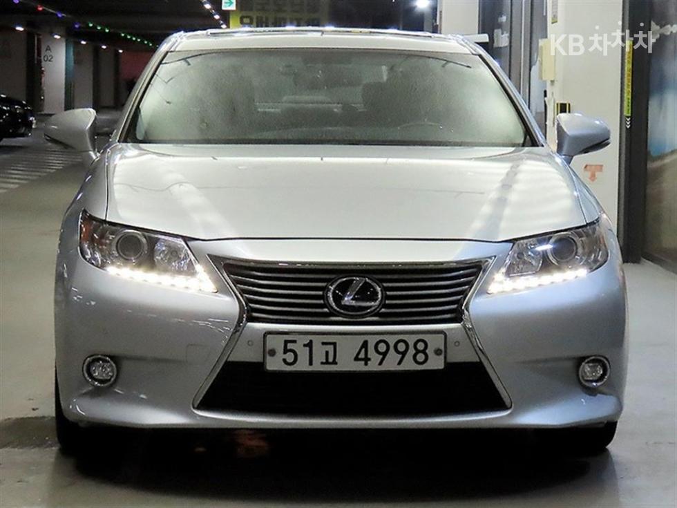 Lexus ES — miniaturë 2
