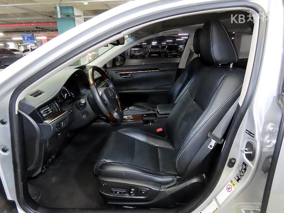 Lexus ES — miniaturë 6