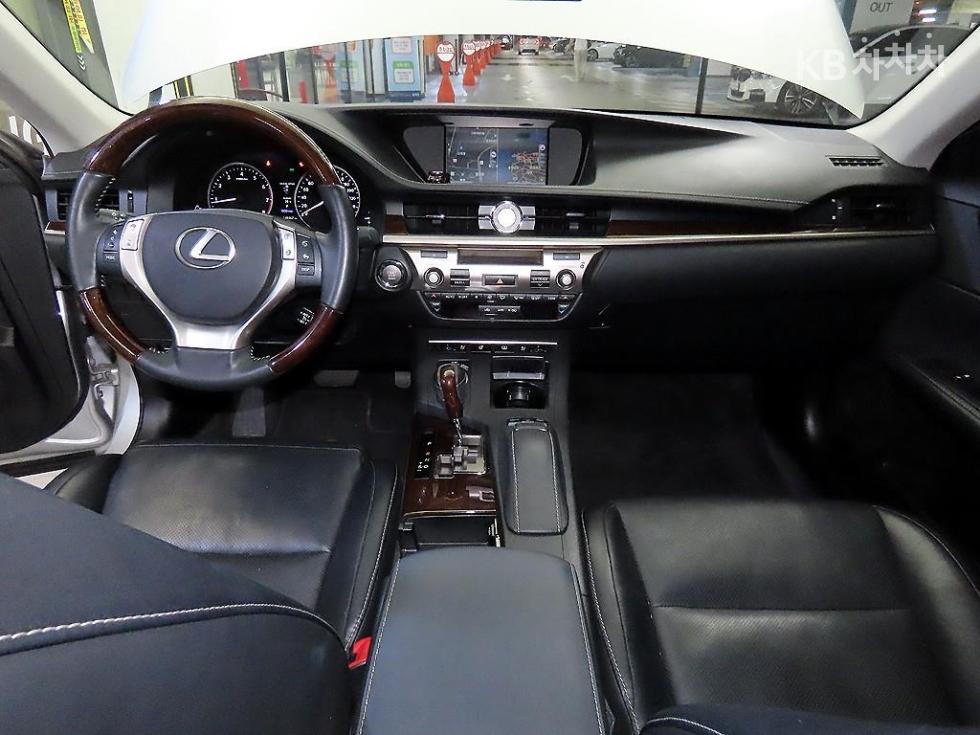 Lexus ES — miniaturë 10