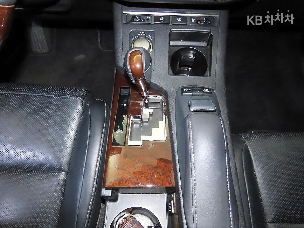Lexus ES — miniaturë 12