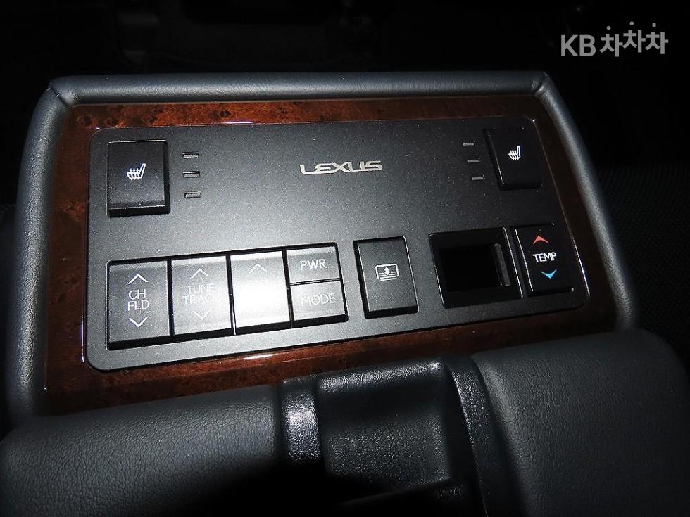 Lexus ES — miniaturë 16