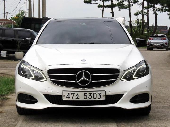 Mercedes-Benz E-klasse E220 Bluetec Avantgarde Sport — foto 1