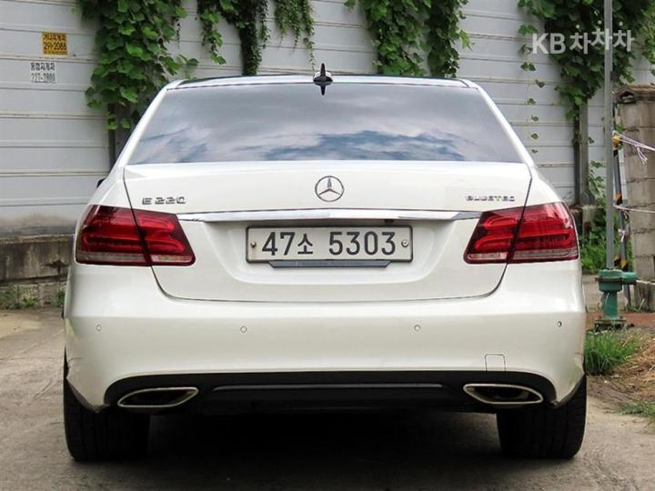 Mercedes-Benz E-klasse — miniaturë 4