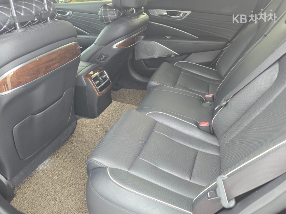 Kia K9 — miniaturë 8
