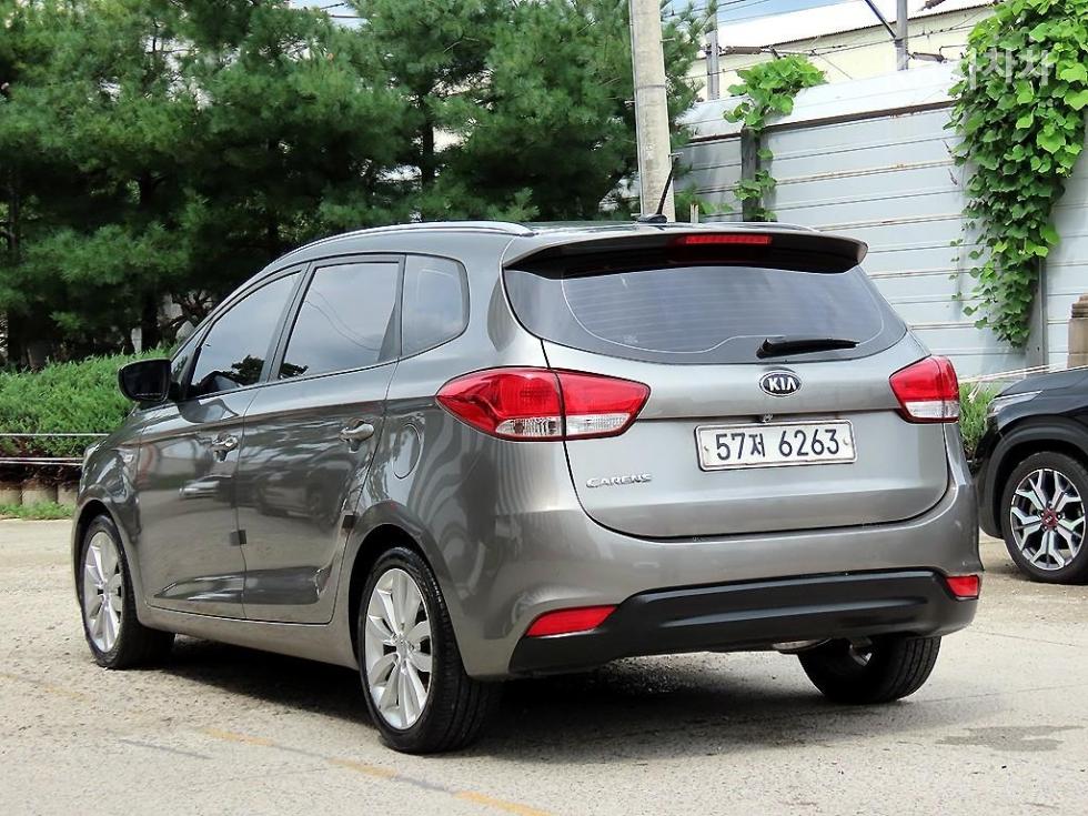 Kia Carens — miniaturë 3