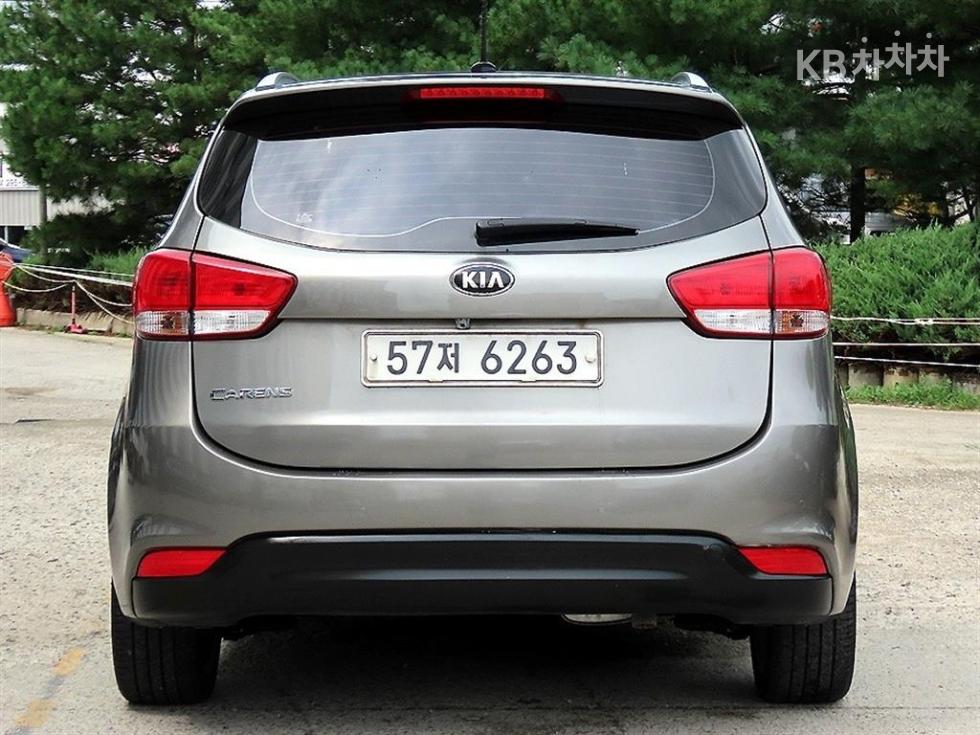 Kia Carens — miniaturë 4
