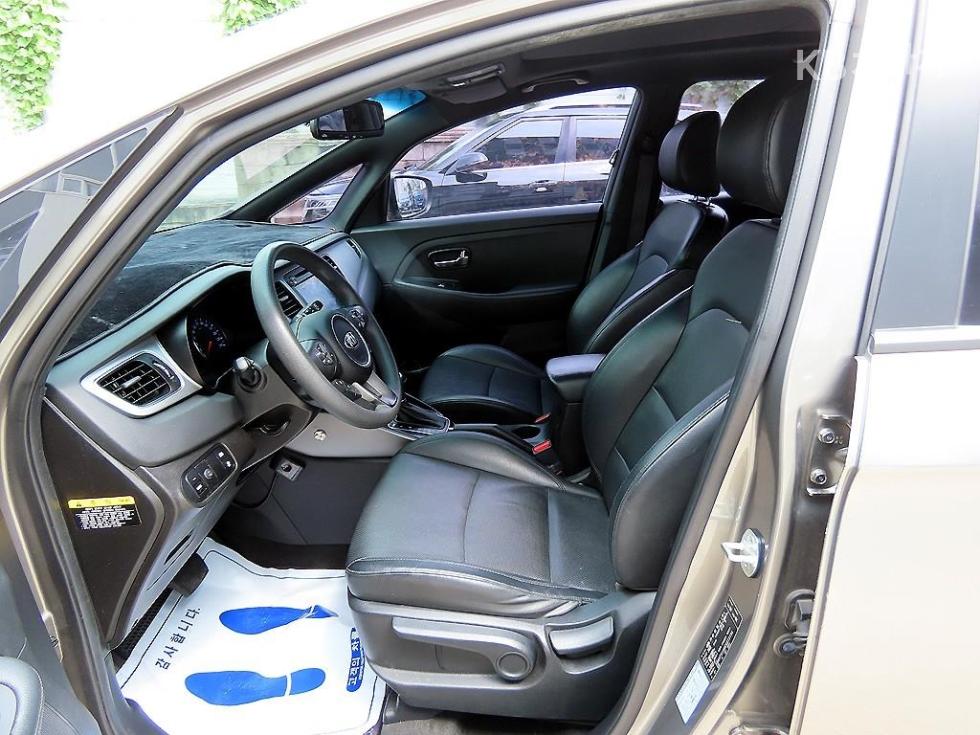 Kia Carens — miniaturë 5