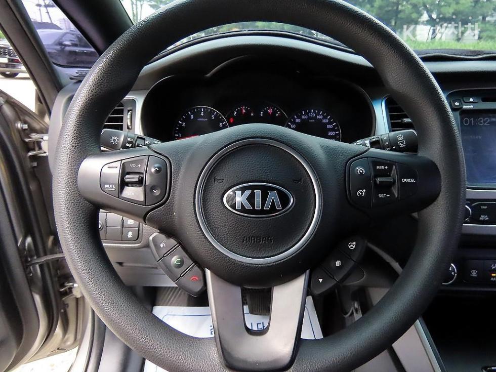 Kia Carens — miniaturë 8
