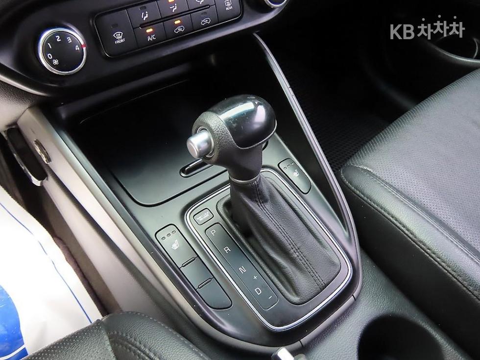 Kia Carens — miniaturë 10