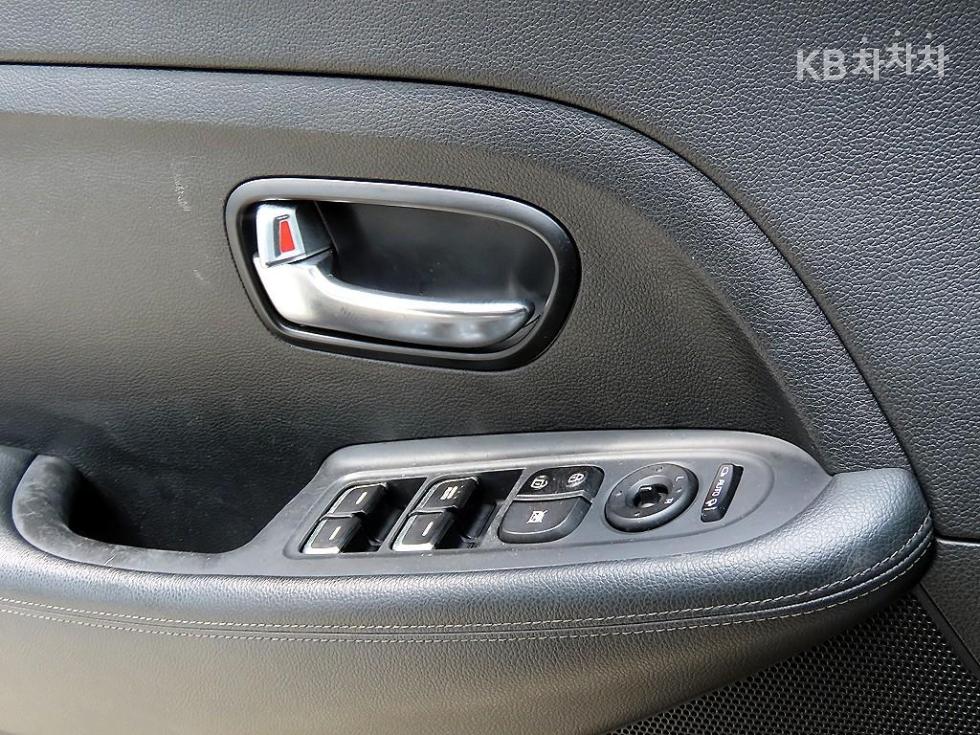 Kia Carens — miniaturë 11