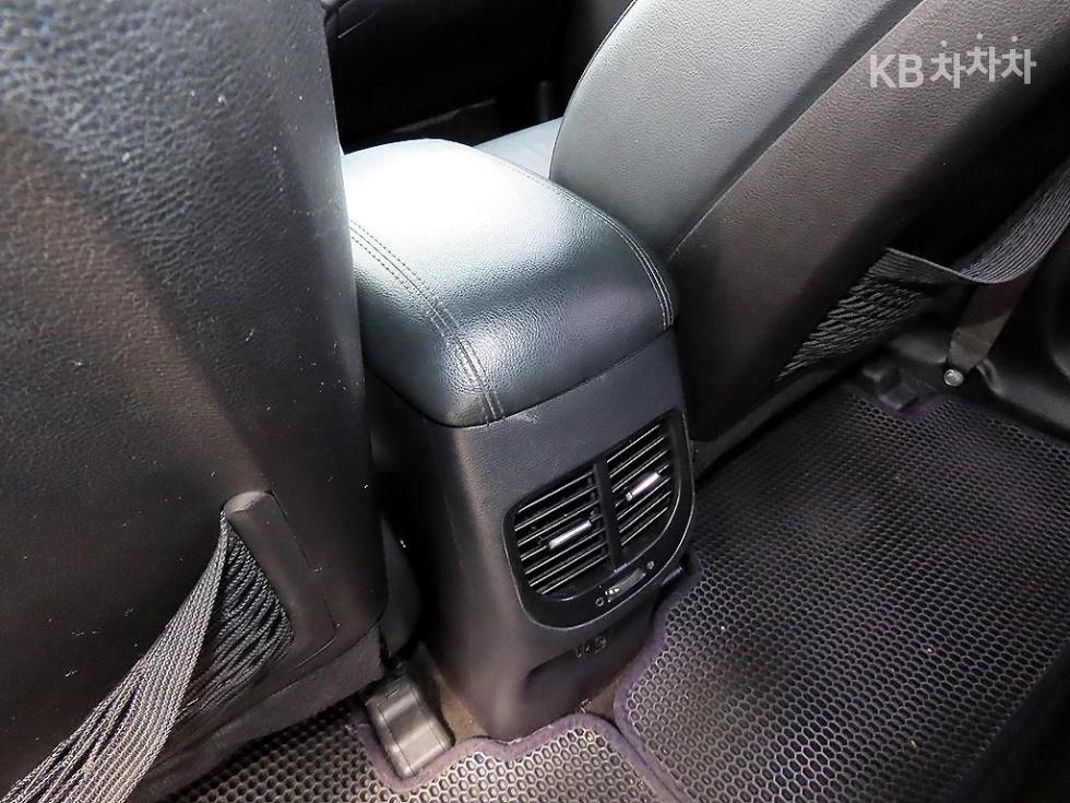 Kia Carens — miniaturë 16