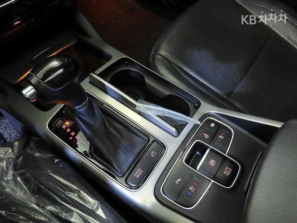 Kia K7 — miniaturë 12