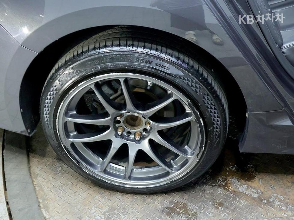 Kia K5 — miniaturë 7