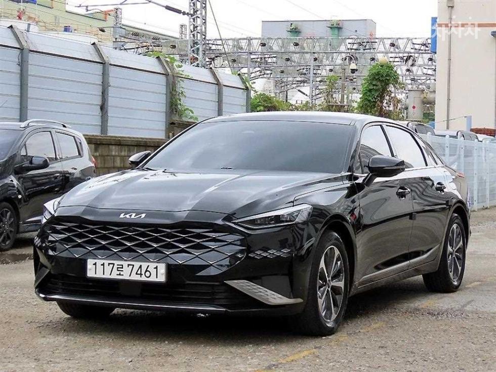 Kia K8 — miniaturë 2