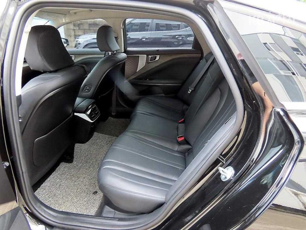 Kia K8 — miniaturë 6