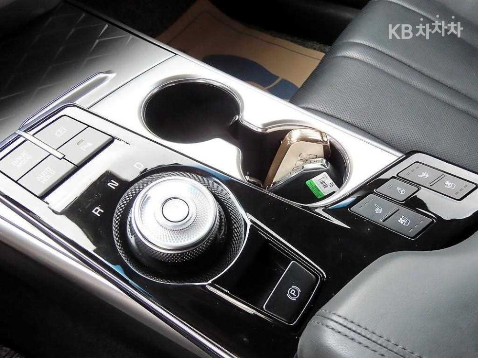 Kia K8 — miniaturë 10