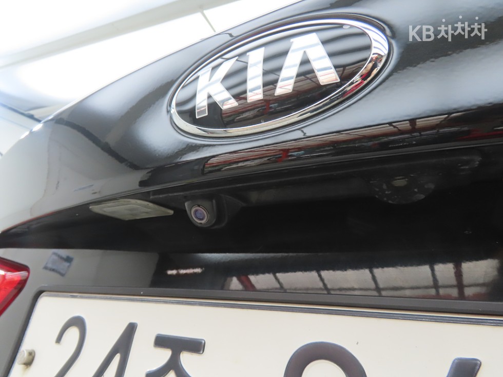 Kia K5 — miniaturë 19