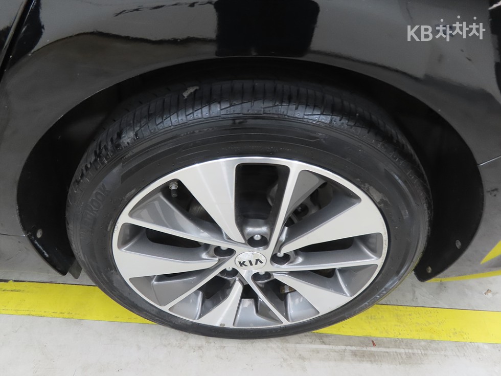 Kia K5 — miniaturë 21