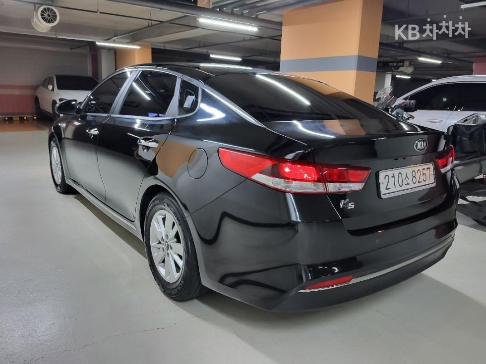 Kia K5 — miniaturë 2