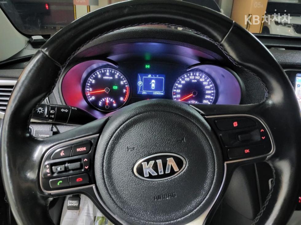 Kia K5 — miniaturë 11