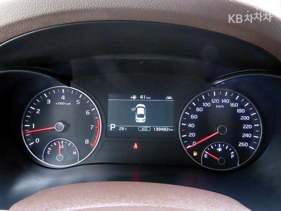 Kia K5 — miniaturë 9