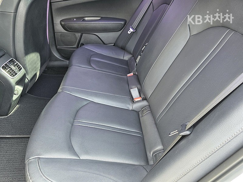 Kia K5 — miniaturë 11