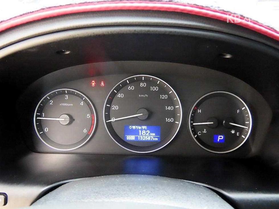 Hyundai Starex — miniaturë 10