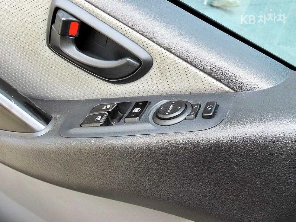 Hyundai Starex — miniaturë 12