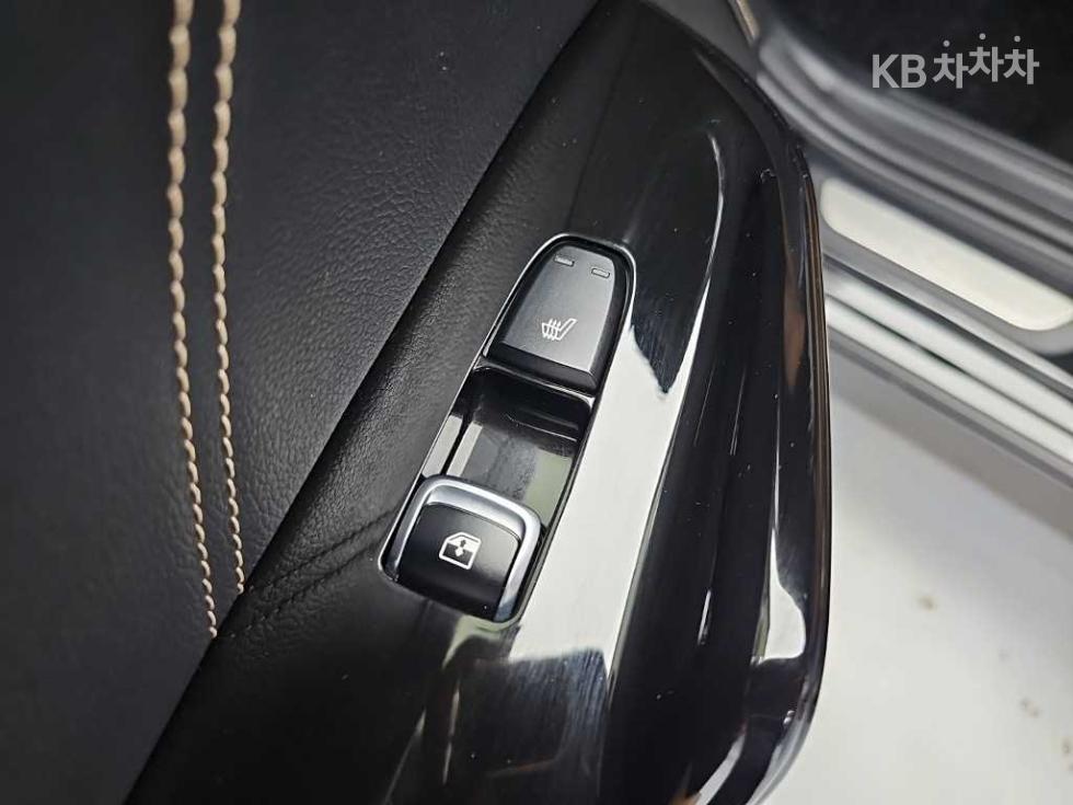 Kia K5 — miniaturë 13