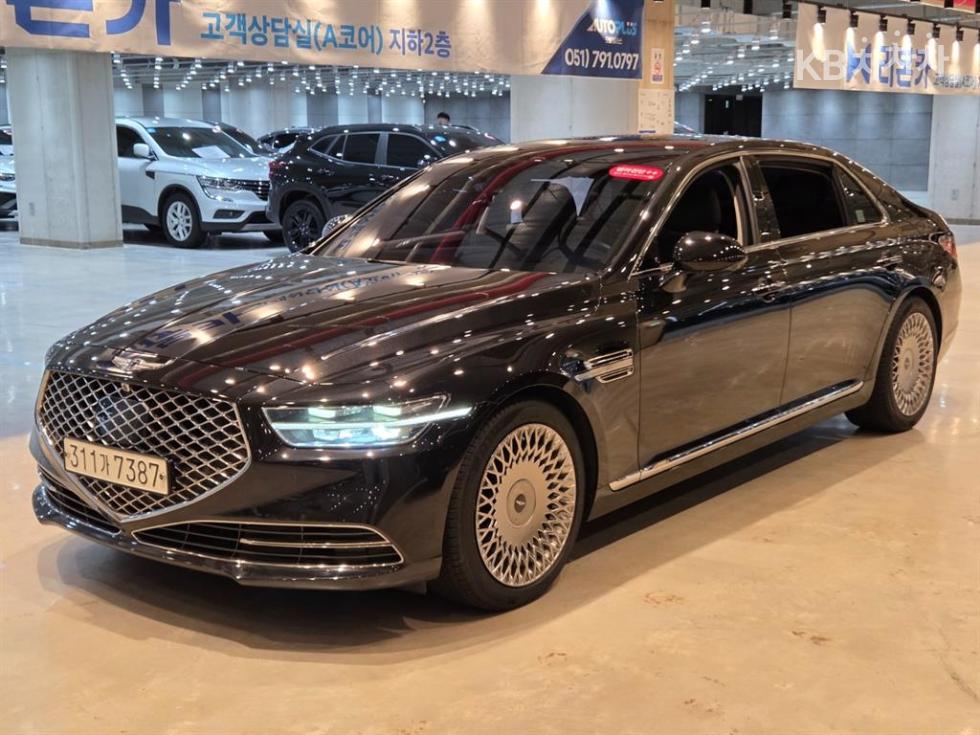 Genesis G90
