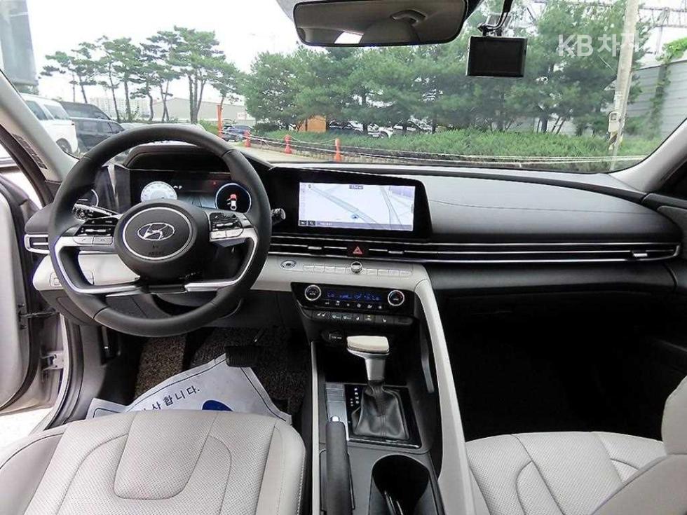 Hyundai Avante — miniaturë 7