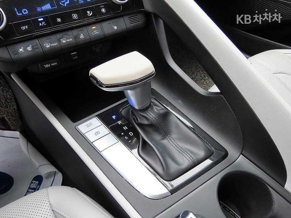 Hyundai Avante — miniaturë 10