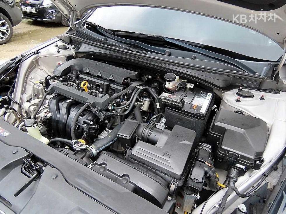 Hyundai Avante — miniaturë 17