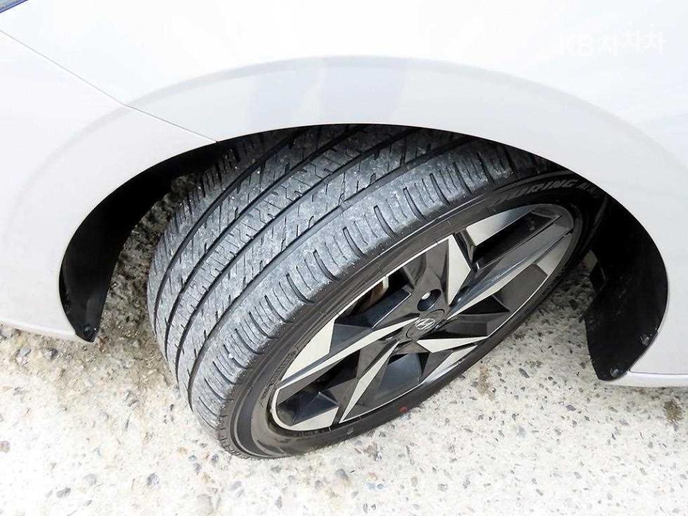 Hyundai Avante — miniaturë 18